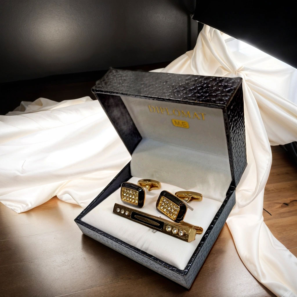 دکمه سر آستین و گیره کراوات