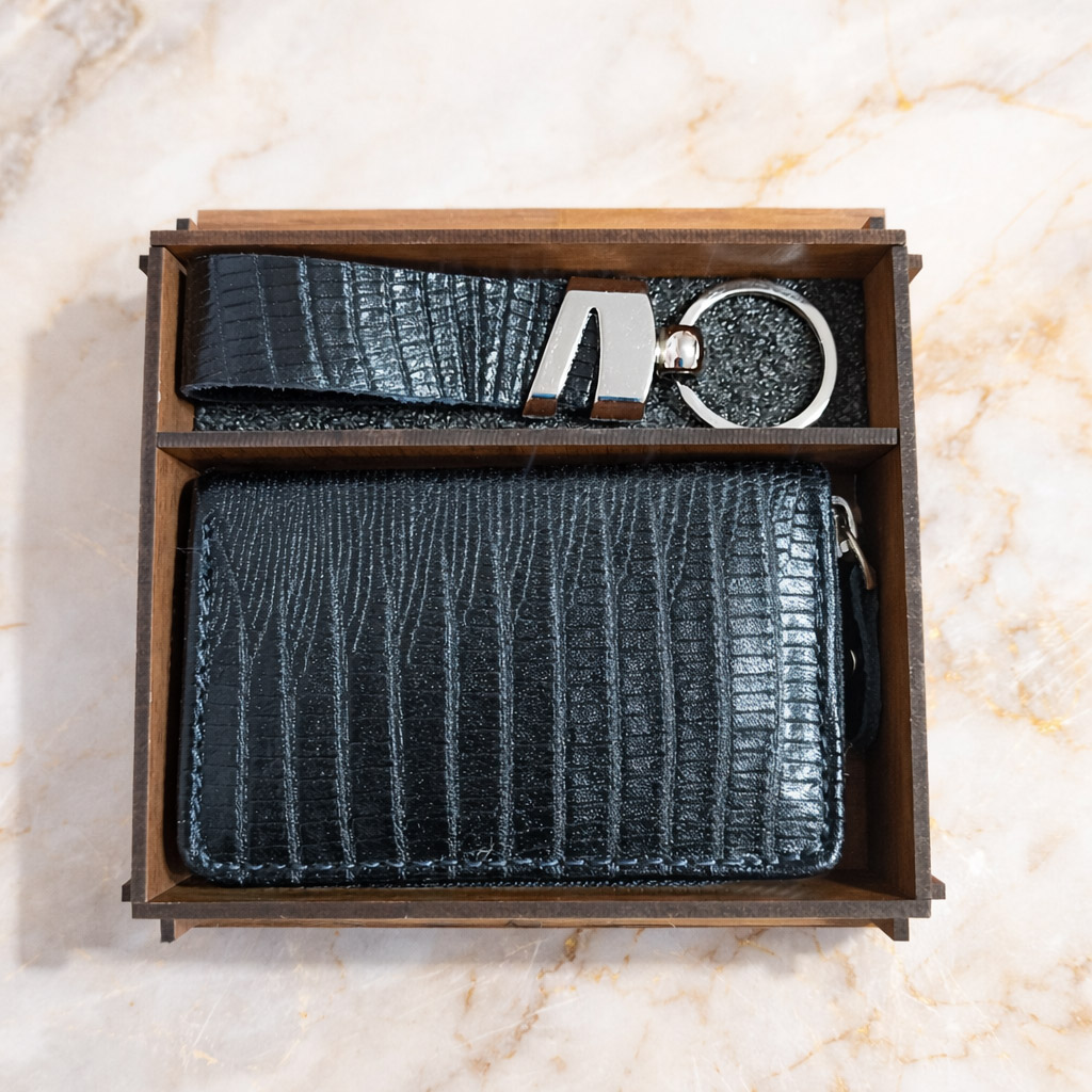 نیم ست باکس چوبی چرم طبیعی جاکارتی و جاسوئیچی طرح لیزارد